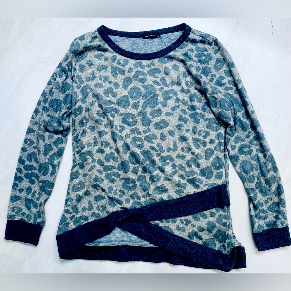 Staccato Leopard Long Sleeve sweater. Size Large.